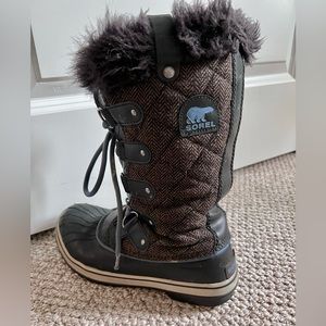 Women’s size 8 waterproof winter boots Sorel EUC